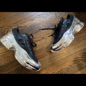 Raf Simon ozweego